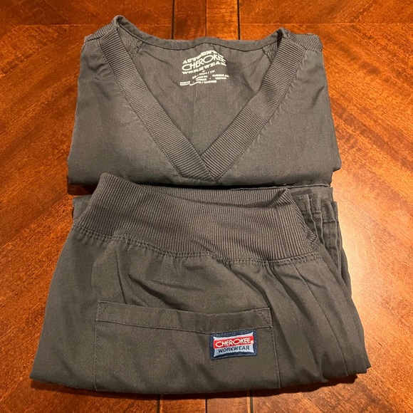 Women’s authentic Cherokee workwear scrubs - Picture 1 of 12